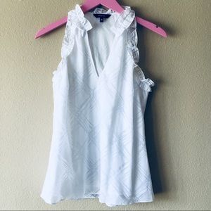 Express Sz XS Sleeveless White V-Neck Dress Shirt